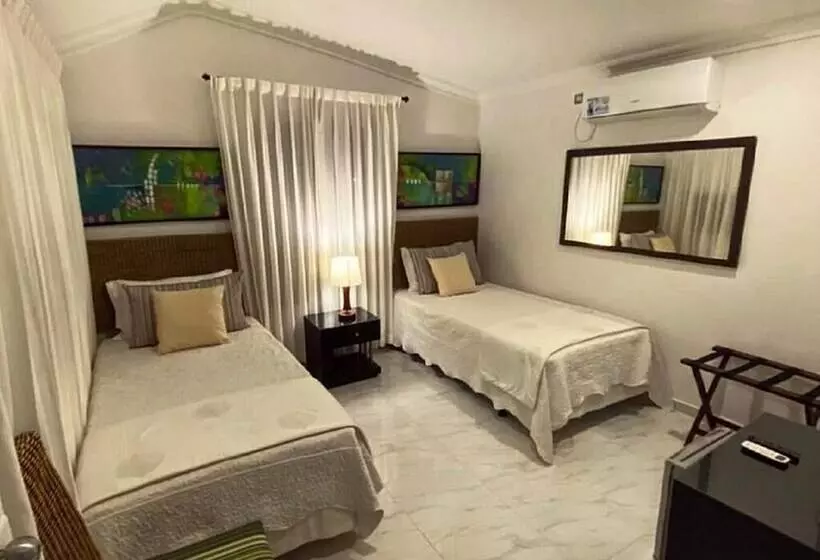 Hotelli Red Ground Village