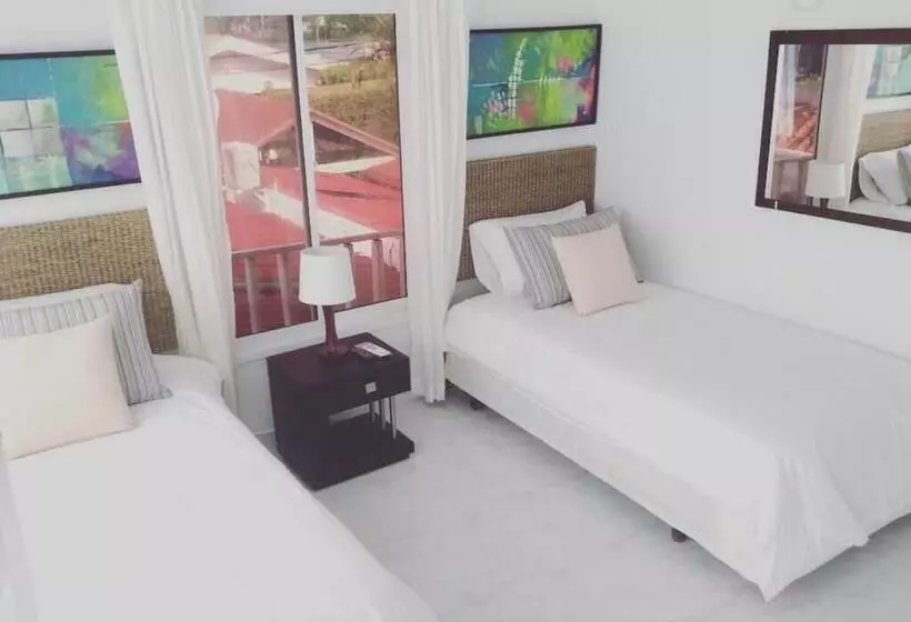 Hotelli Red Ground Village