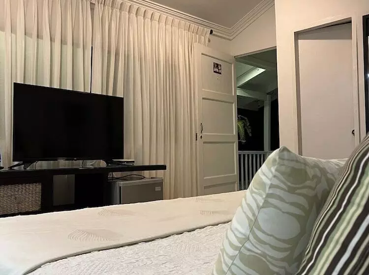 Hotelli Red Ground Village