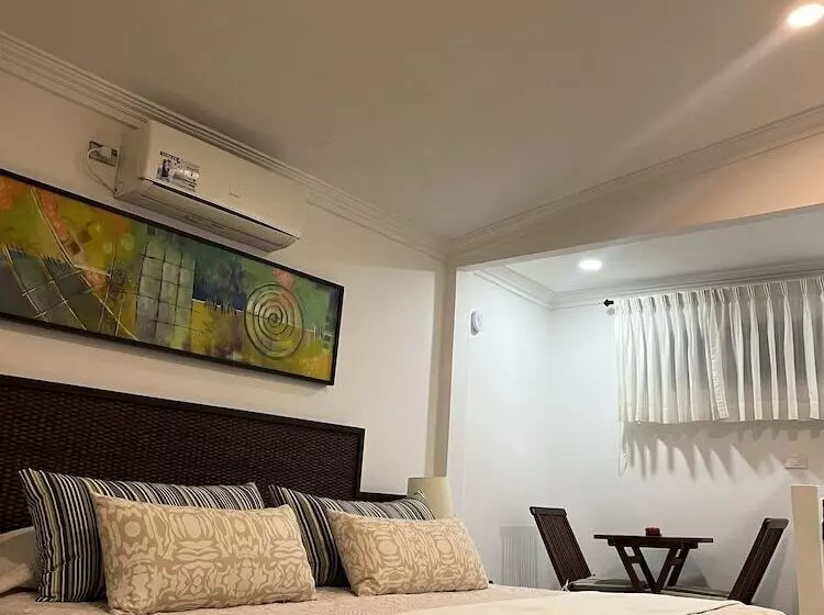 Hotelli Red Ground Village