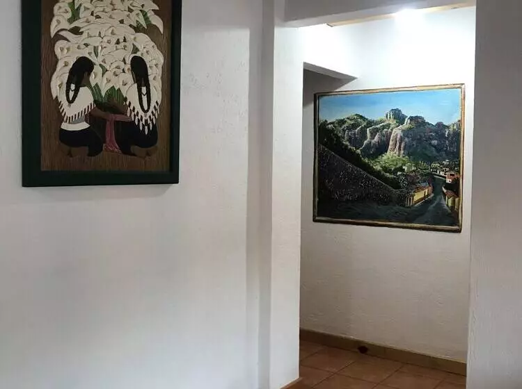 ホテル Revolucion Hospedaje