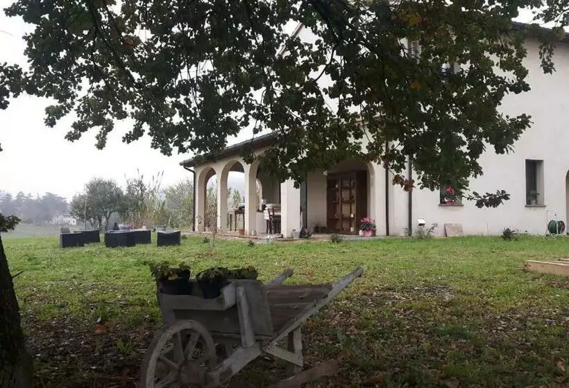 Aamiaismajoitus (B&B) Beb Montefratta