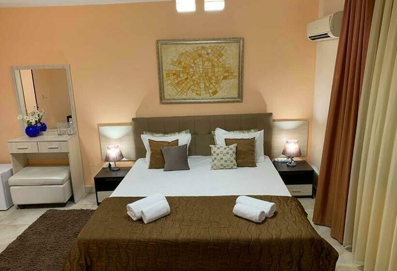 پانسیون Venis House