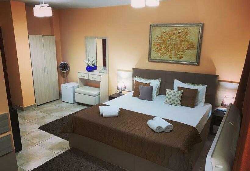 پانسیون Venis House