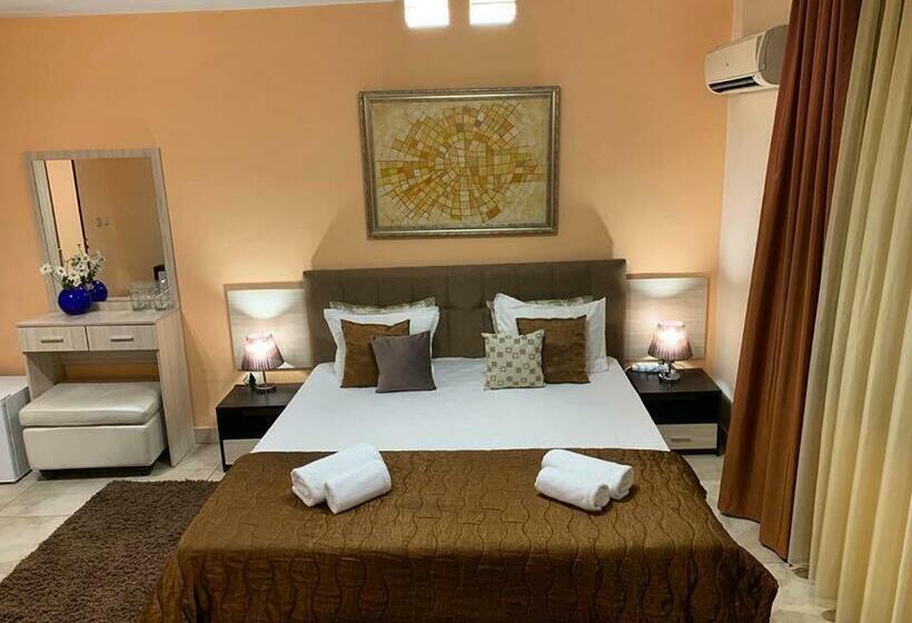 پانسیون Venis House