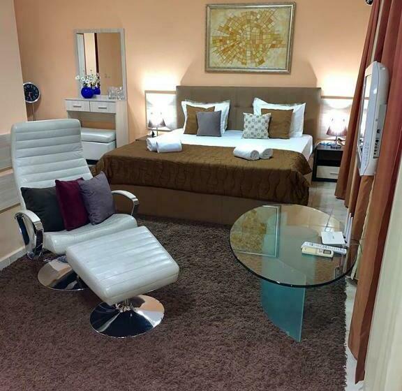 پانسیون Venis House