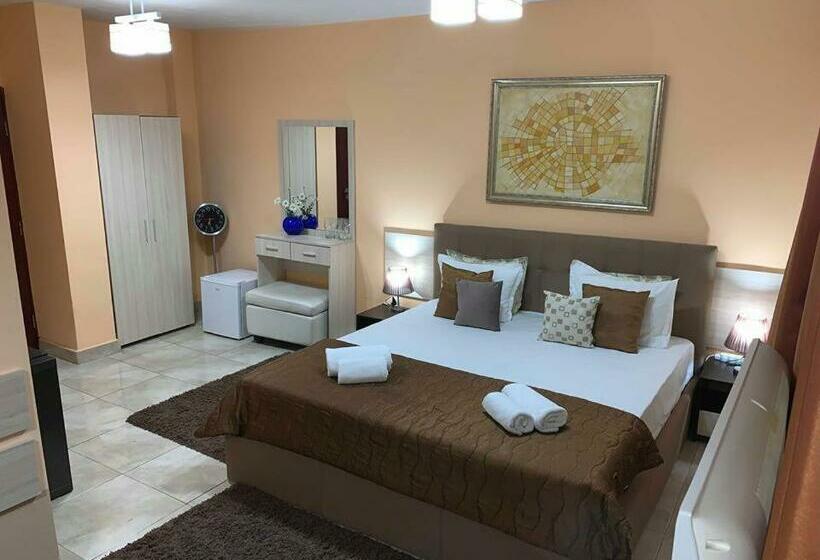 پانسیون Venis House