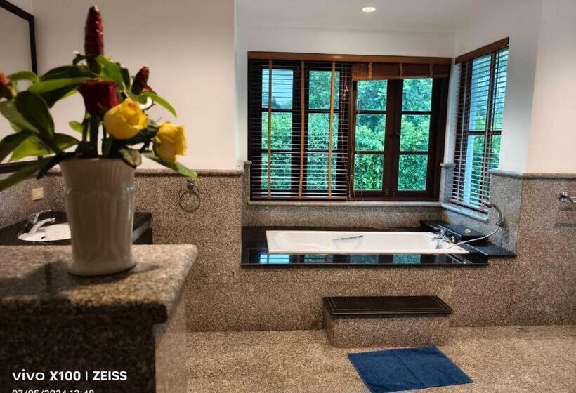 Bed and Breakfast Project 17