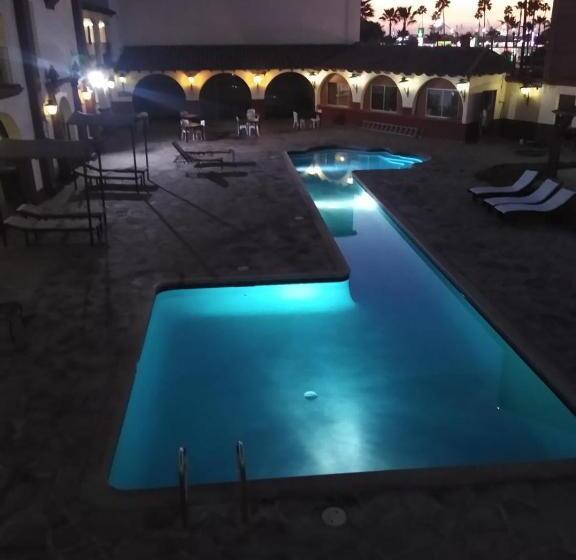 ホテル Mision Santa Isabel