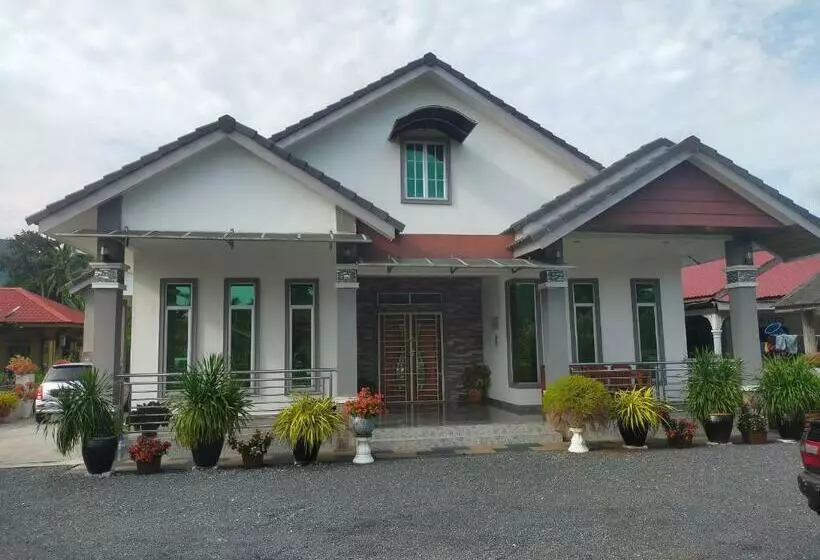 ホテル Oyo 90388 Homestay Masha