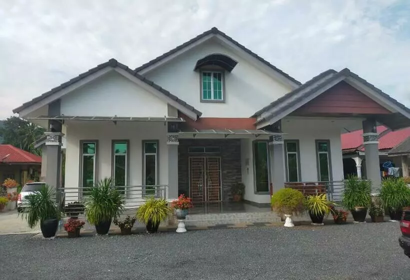 ホテル Oyo 90388 Homestay Masha