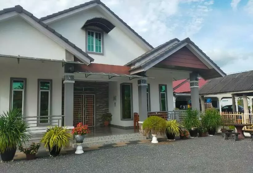 ホテル Oyo 90388 Homestay Masha