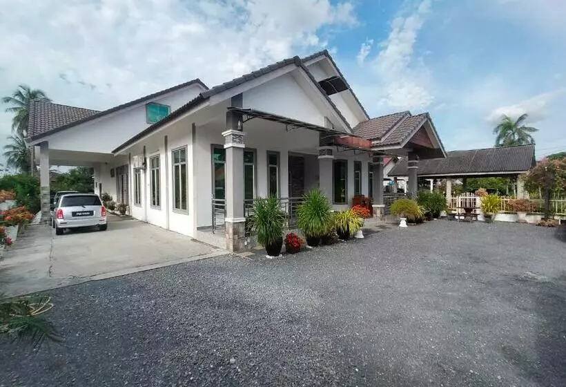 ホテル Oyo 90388 Homestay Masha