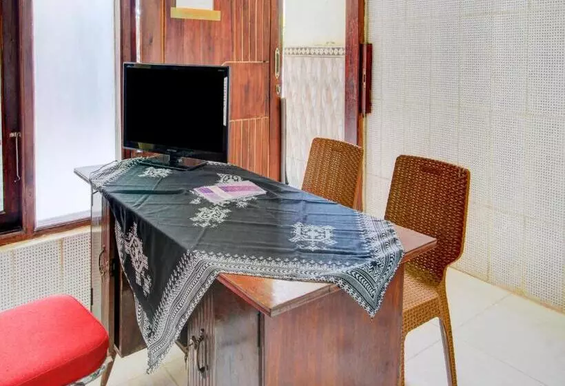 ホテル Oyo 90725 Zeevanna Guest House Syariah