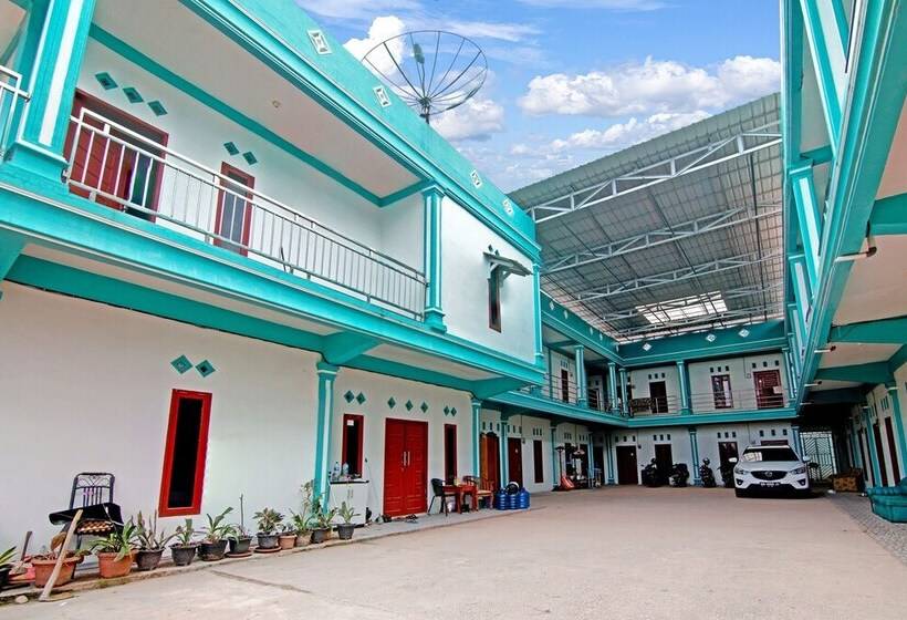 هتل Oyo 90752 Ridho Guest House Syariah