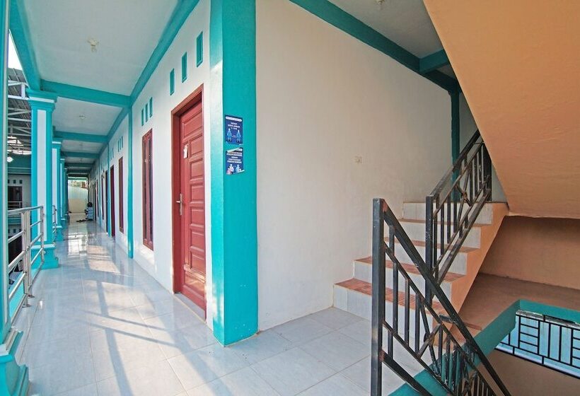هتل Oyo 90752 Ridho Guest House Syariah