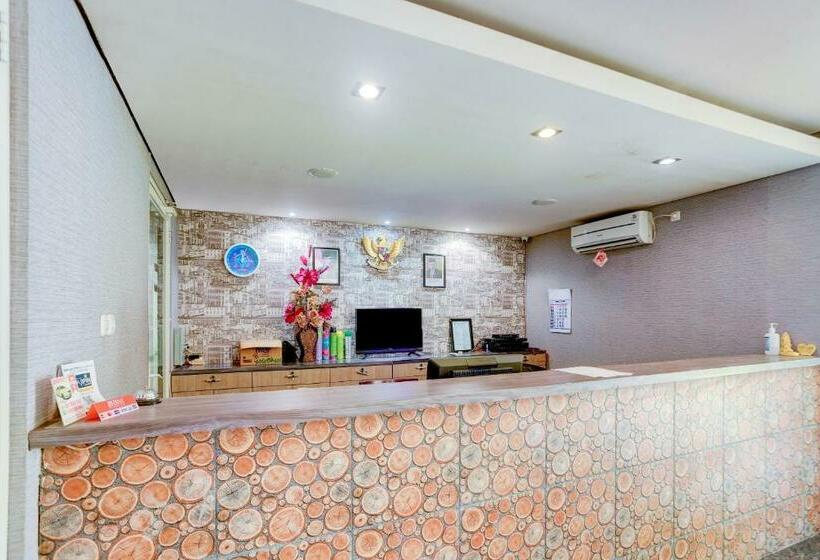 Otel Collection O 90716 Grand Hills  And Resto