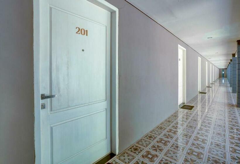 Otel Collection O 90716 Grand Hills  And Resto