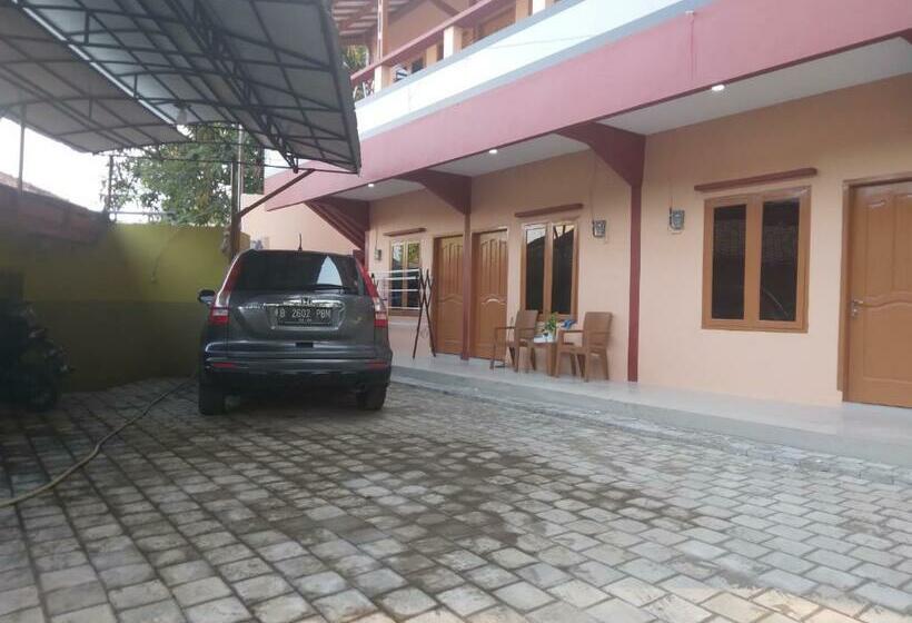 Otel Krucuk Guest House Syariah Redpartner