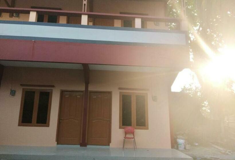 Otel Krucuk Guest House Syariah Redpartner