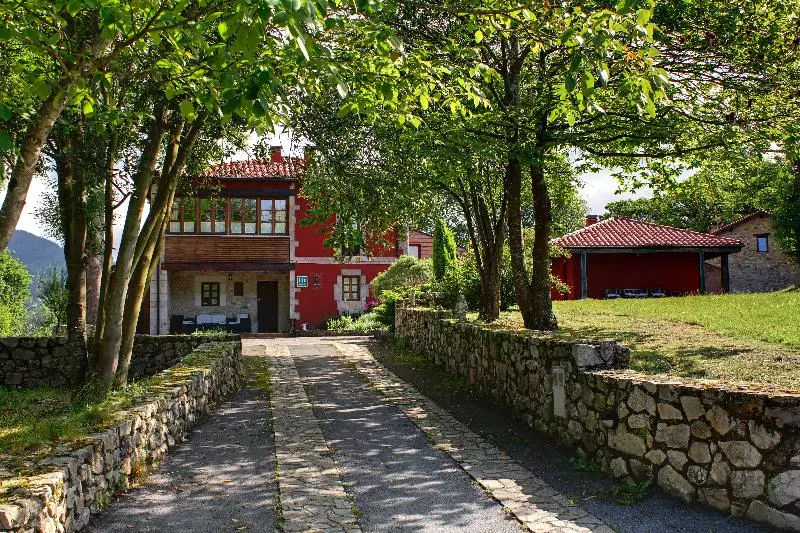 هتل روستایی Rural Coviella
