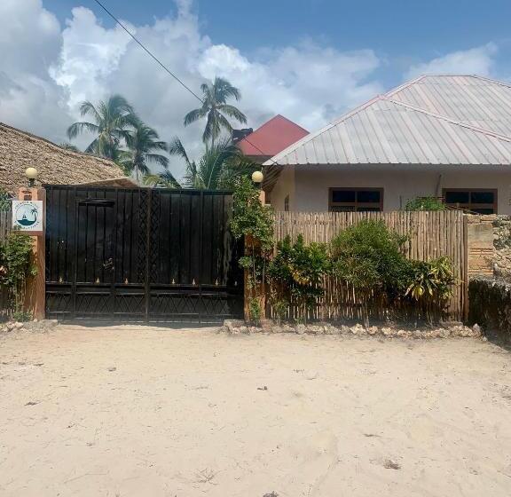 ユースホステル Chokoro House