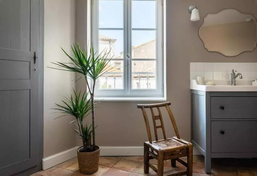 Aamiaismajoitus (B&B) Maison D Hôtes ôvillage