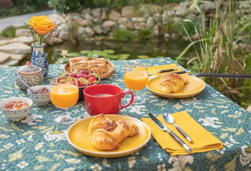 Aamiaismajoitus (B&B) Maison D Hôtes ôvillage