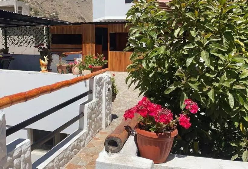 Hotelli Las Palmeras Eco Hostel