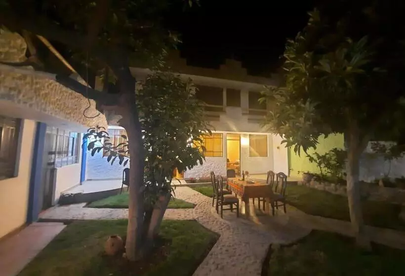 Hotelli Las Palmeras Eco Hostel