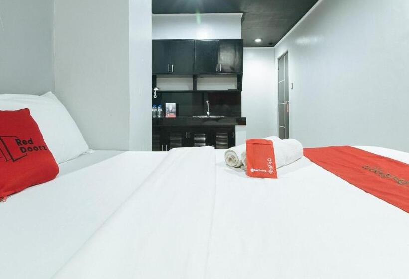 Hotel Reddoorz @ Good 101 Quiricada Manila