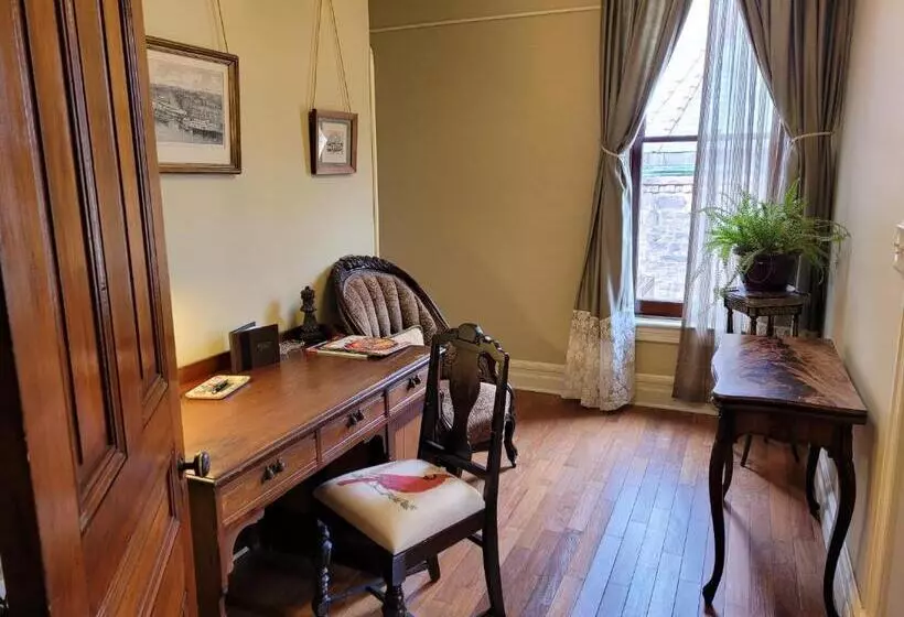 Aamiaismajoitus (B&B) Buffalo Harmony House