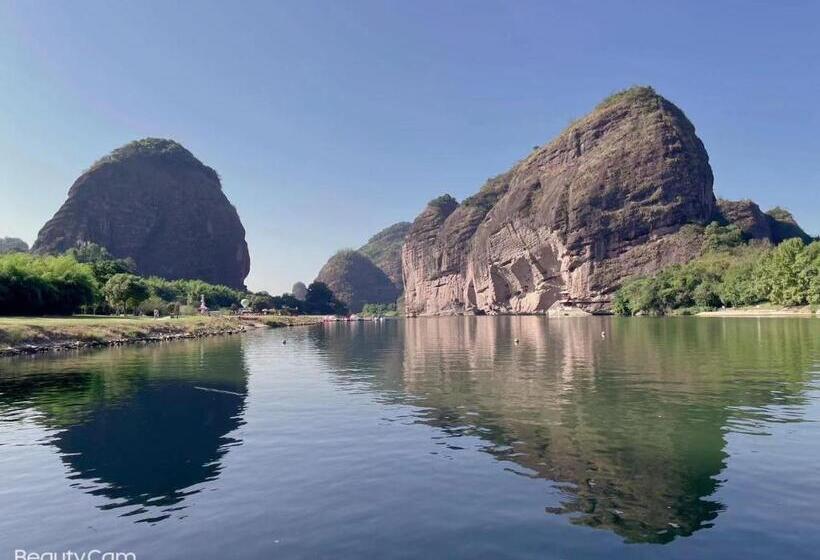 فندق Longhushan Hanxiangju Homestay