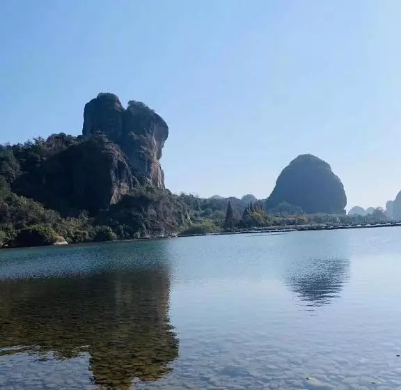 ホテル Longhushan Hanxiangju Homestay
