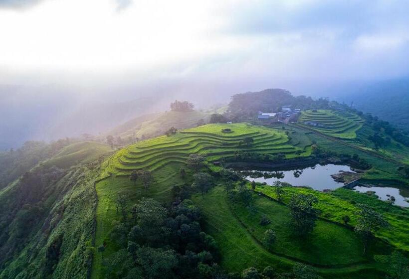 فندق Treehouse Tabor Hills Resort Vagamon