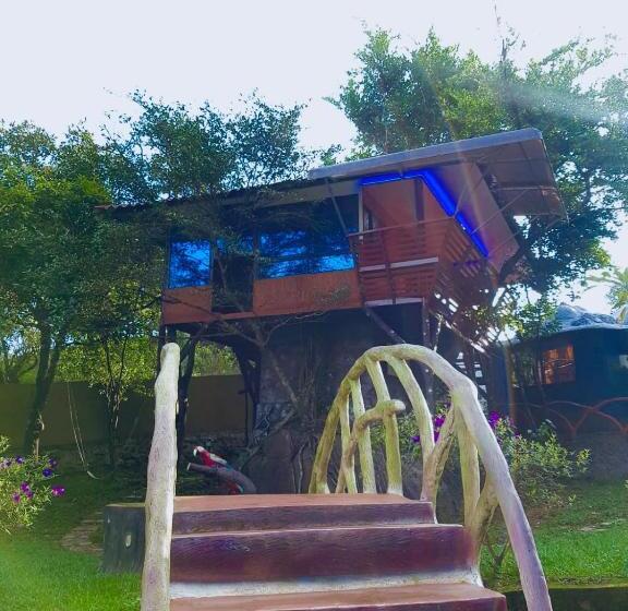 فندق Treehouse Tabor Hills Resort Vagamon