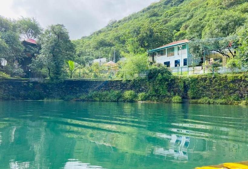 فندق Treehouse Tabor Hills Resort Vagamon