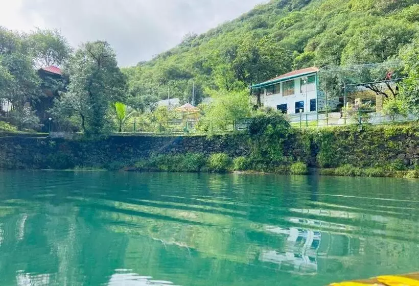 ホテル Treehouse Tabor Hills Resort Vagamon