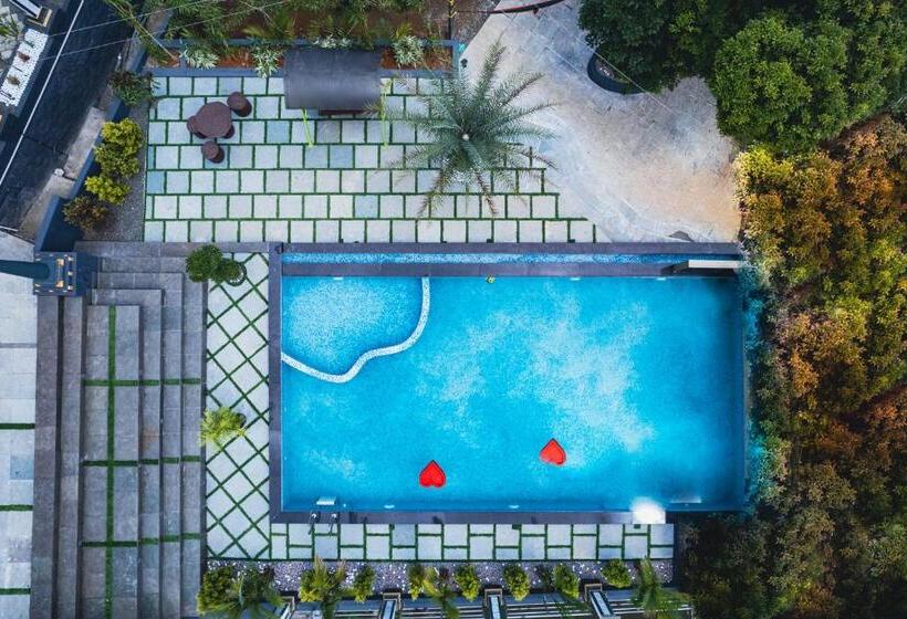 فندق Treehouse Tabor Hills Resort Vagamon