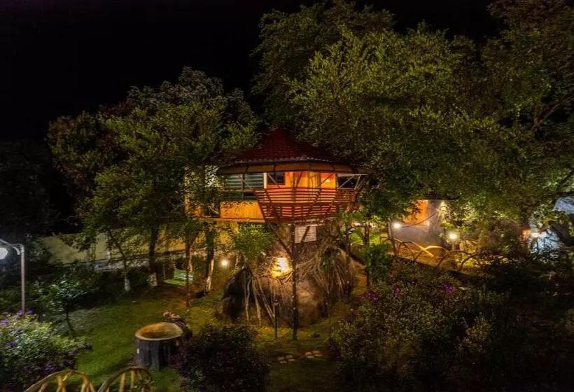 ホテル Treehouse Tabor Hills Resort Vagamon