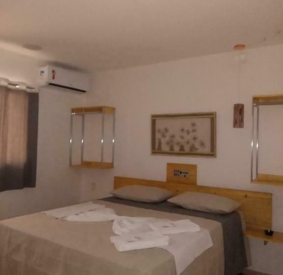 ホテル Cajuina Avenida