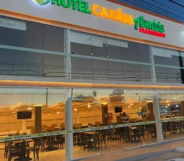 ホテル Cajuina Avenida
