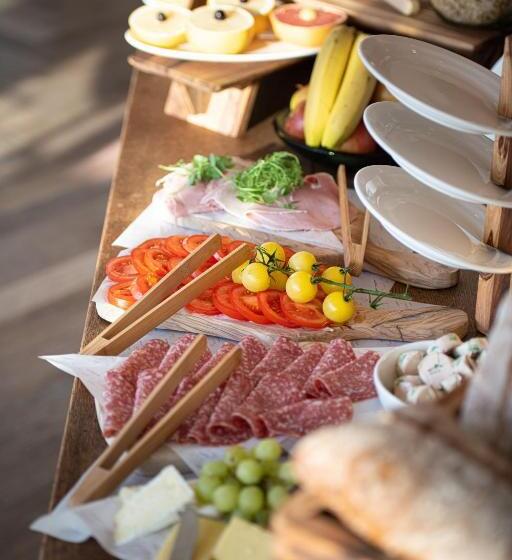 Harbour Beach Club, Hotel & Spa