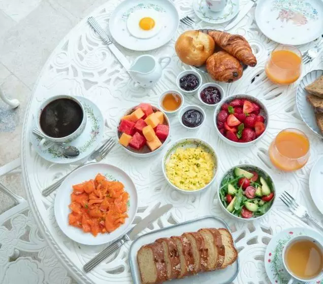 ホテル Hôtel Maison Pavlov   Restaurant & Spa