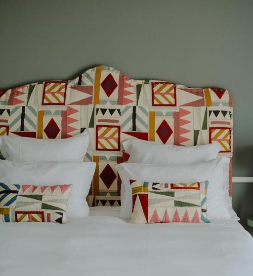 Отель Hôtel Maison Pavlov Restaurant & Spa