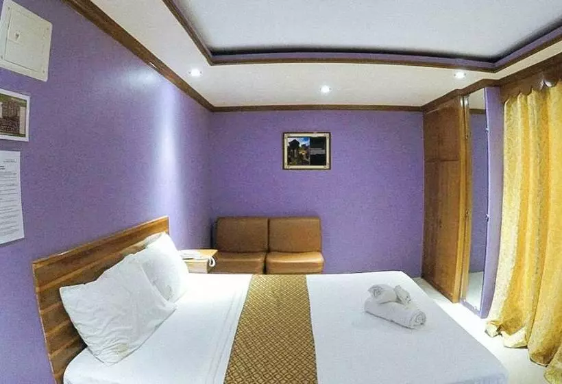 Reddoorz Plus @ Taj Hotel Tuguegarao