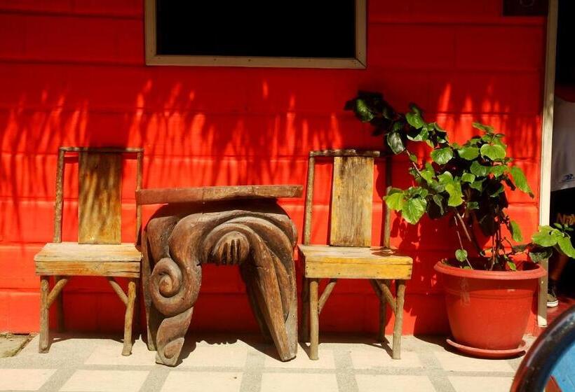 호스텔 Arrecife Montañita Hostal