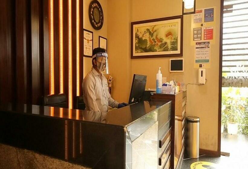 فندق Mango S Naveen