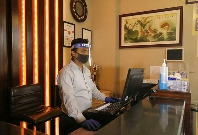 فندق Mango S Naveen