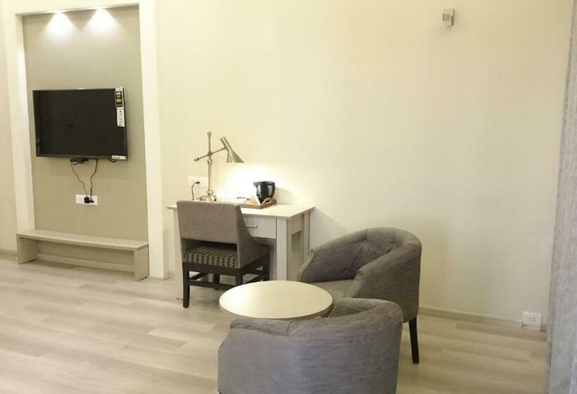 فندق Mango S Naveen